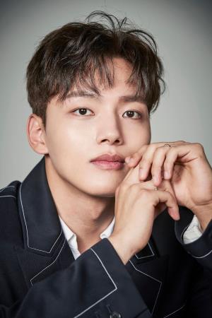 Yeo Jin-goo Poster