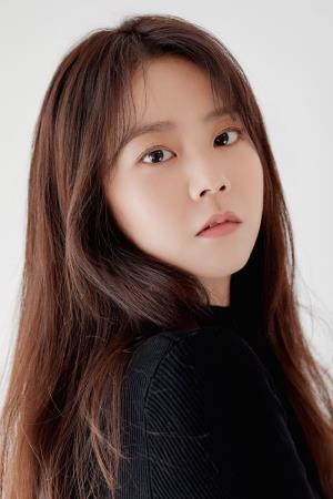 Han Seung-yeon's poster