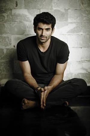 Aditya Roy Kapoor's poster