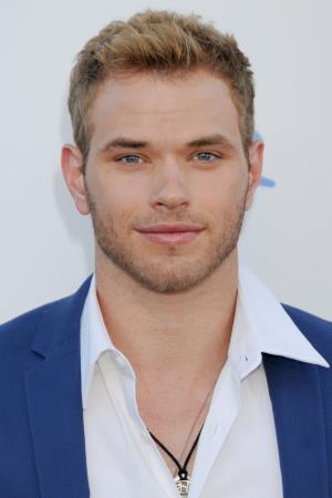 Kellan Lutz Poster