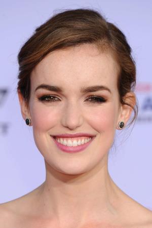 Elizabeth Henstridge Poster